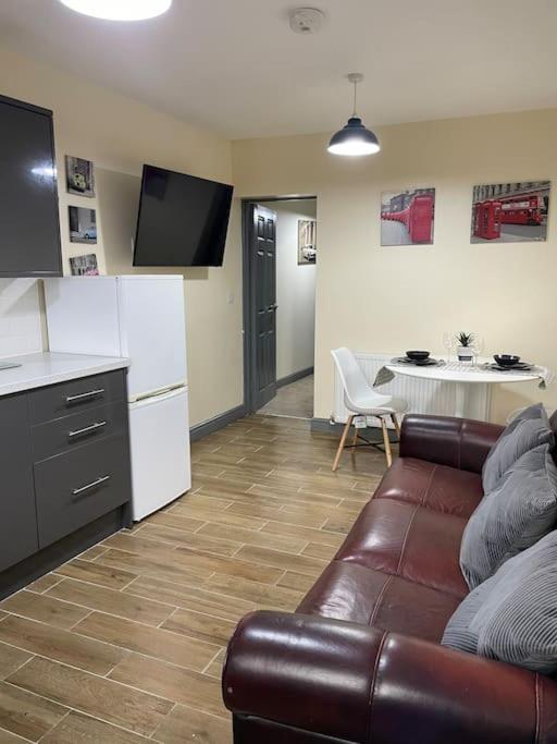 Modern 2 Bedroom Apartment In Derby City Centre Exterior photo