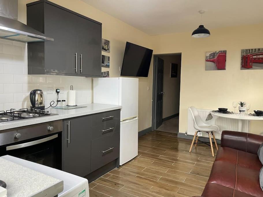 Modern 2 Bedroom Apartment In Derby City Centre Exterior photo